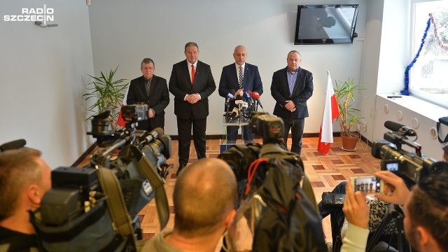 Prawo i Sprawiedliwość jest otwarte na dialog z opozycją i chce przywrócić elementarne zasady demokracji - mówił w poniedziałek w Szczecinie wicemarszałek Sejmu Joachim Brudziński. Jednocześnie podkreślił, że nie ma świętych krów i posłowie, którzy złamali prawo, poniosą tego konsekwencje.