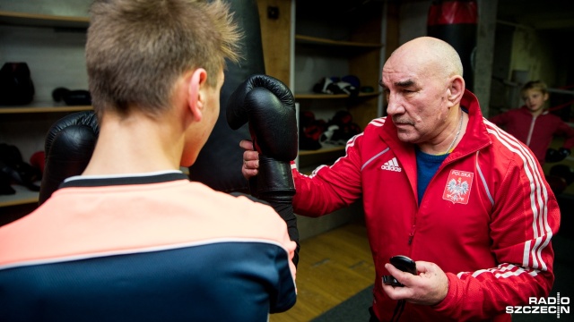 Szczeciński Klub Sportowy Olimp organizuje bezpłatne treningi dla wychowanków z placówek opiekuńczych. W ten sposób trenerzy chcą pokazać dzieciom zdrowy tryb życia, a także pomóc im wkroczyć na prawidłowe ścieżki w życiu.