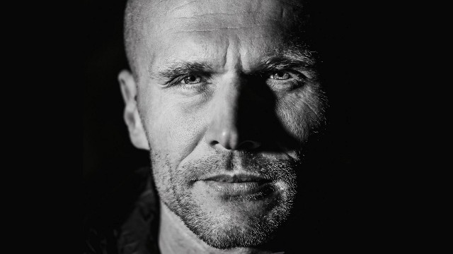Szczecinianin, jeden z najbardziej znanych alpinistów, wydał właśnie biografię. Marcin Yeti Tomaszewski to ekspert od pionowych ścian, czyli wspinaczki bigwallowej, napisał książkę Yeti40. W niedzielę wieczorem podczas spotkania ludzi gór Górnolotni w Tarnowie odbędzie się prapremiera notatnika.