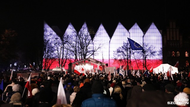 To polityczna inicjatywa - mówią samorządy szczecińskich uczelni i odcinają się od Ogólnopolskiego Protestu Studentów i Studentek. Jak tłumaczą, rolą samorządów jest jednoczyć, a nie dzielić. O wsparcie poprosiła koordynatorka manifestacji w Szczecinie, doktorantka Uniwersytetu Szczecińskiego. Spotkała się jednak z odmową.