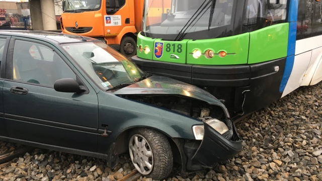 Koniec utrudnień na ul. Gdańskiej w Szczecinie, w kierunku centrum miasta. Przed 13 udało się wznowić ruch tramwajów i posprzątać po wypadku.