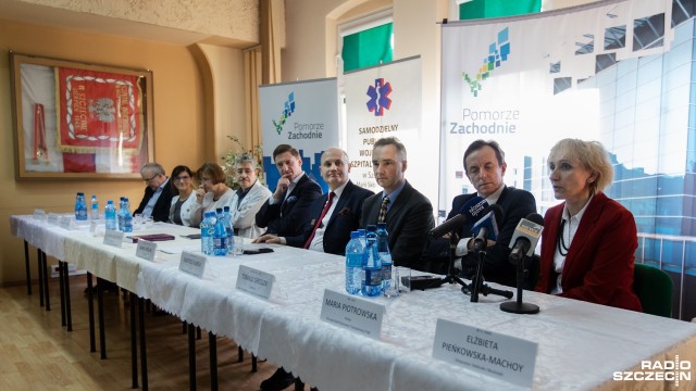Pobiliśmy rekord - chwalą się lekarze w Szczecinie w Ogólnopolski Dzień Transplantacji. W ubiegłym roku w szpitalu przy ul. Arkońskiej przeszczepiono 72 wątroby, a w szpitalu w Zdunowie 13 płuc.