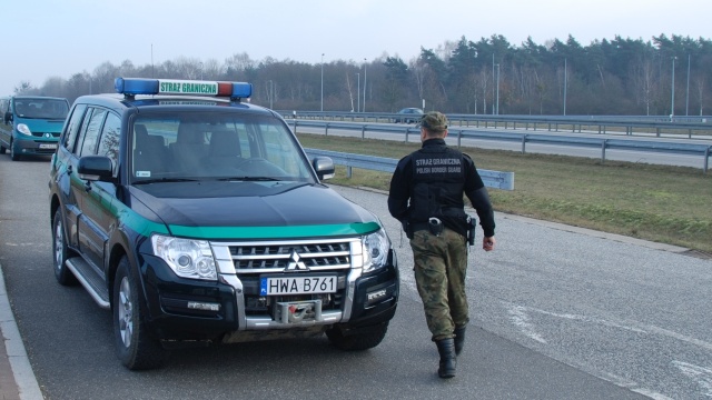 Mężczyzna, który ukrywał się przez dziewięć lat, wpadł podczas rutynowej kontroli w Kołbaskowie. Do zdarzenia doszło w piątek.
