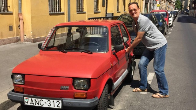 Amerykański aktor Tom Hanks chce osobiście odebrać Fiata 126p, którego przygotowali dla niego mieszkańcy Bielska-Białej.
