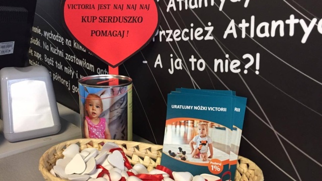 Setki serduszek dla Victorii z Dołuj - taki prezent za dobre serce można dostać w kilkunastu restauracjach w Szczecinie i okolicach. To walentynkowa akcja charytatywna na rzecz półtorarocznej dziewczynki, którą zorganizowały jej sąsiadki.