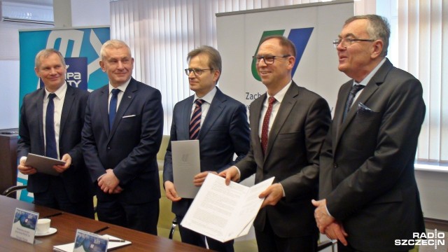 22 stypendia ufundowane zostały przez spółkę PDH Polska dla najlepszych słuchaczy studiów II stopnia kierunku Inżynieria chemiczna i procesowa. Porozumienie w tej sprawie zawarto w piątek w siedzibie Zachodniopomorskiego Uniwersytetu Technologicznego w Szczecinie.