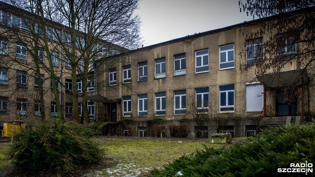 Dawny szpital znów do kupienia. Urząd Marszałkowski już w czwartym przetargu próbuje pozbyć się budynku przy ulicy Janosika w Szczecinie.