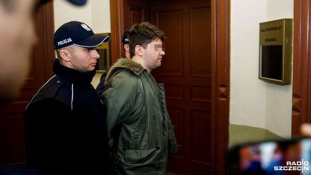 Nożownik ze Szczecina, który zabił przypadkowego przechodnia, trafi do zamkniętego szpitala psychiatrycznego - tak zdecydował sąd, na wniosek prokuratora. Podstawą do wydania decyzji były opinie biegłych.
