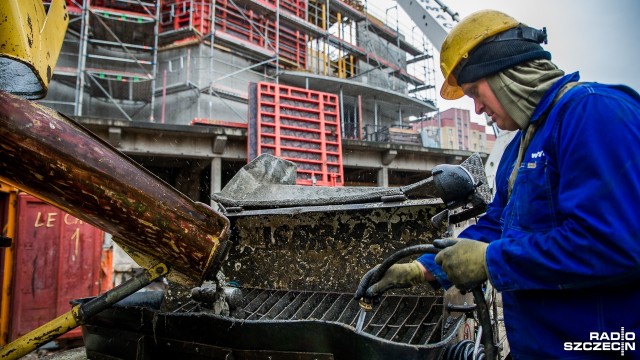 Dwadzieścia lat temu wbito pierwszą łopatę, potem długo nic się nie działo i wreszcie budowa kościoła salezjanów w Szczecinie ponownie intensywnie ruszyła. Wciąż jednak nie wiadomo kiedy świątynia przy ulicy Witkiewicza będzie gotowa.
