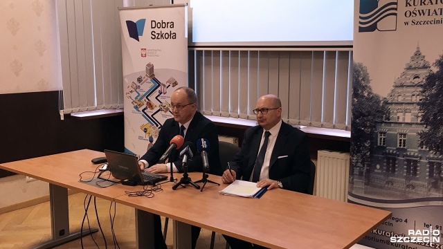 Ponad połowa zachodniopomorskich miast, powiatów i gmin ma gotowe projekty siatki szkół po reformie. Do Kuratorium Oświaty w Szczecinie wpłynęło dotąd 70 uchwał. Urzędnicy sprawdzili 21.