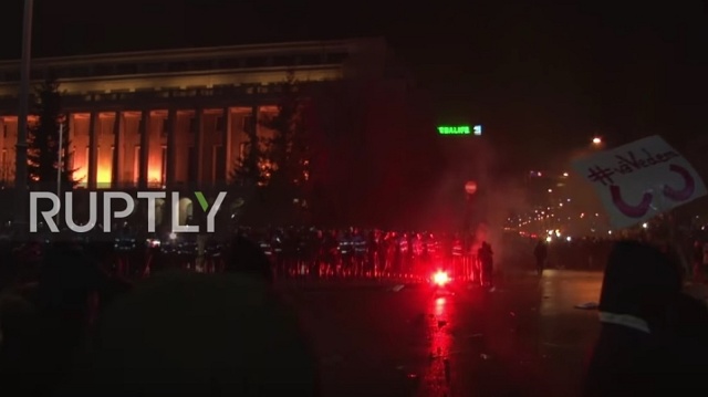 Happy endu nie ma i nie będzie - tak o demonstracjach obywateli Rumunii dyskutowali eksperci w wydaniu specjalnym Radia Szczecin na Wieczór - Magazynie Międzynarodowym.