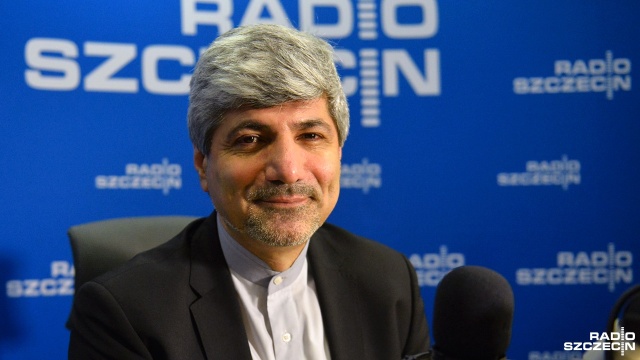 Cel: w tym roku osiągnąć miliard dolarów obrotu w relacjach gospodarczych Polski z Iranem - tak mówił w czwartek w Radiu Szczecin ambasador Islamskiej Republiki Iranu Ramin Mehmanparast.