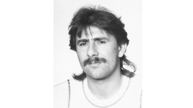 Odszedł wielki Portowiec - nie żyje były piłkarz Pogoni Szczecin, Marek Ostrowski. Miał 57 lat, w Pogoni Szczecin grał w latach 80, rozegrał ponad 170 meczów.