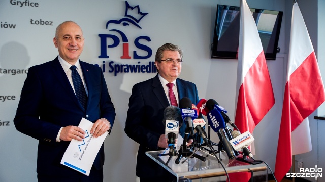 Nie Donald Tusk, tylko Jacek Saryusz-Wolski, bo nie sprzeniewierzył się polskim wartościom - mówili podczas konferencji prasowej zachodniopomorscy politycy Prawa i Sprawiedliwości.