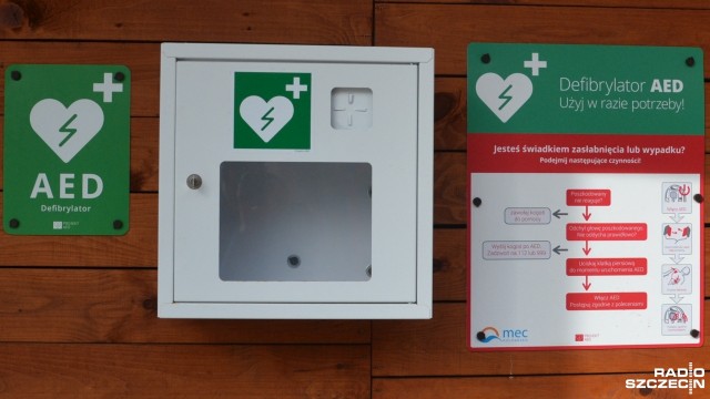 Miał ratować życie, ale nie ratuje, bo ktoś go ukradł. We wtorek rano urzędnicy zauważyli, że zniknął defibrylator AED zainstalowany w porcie.