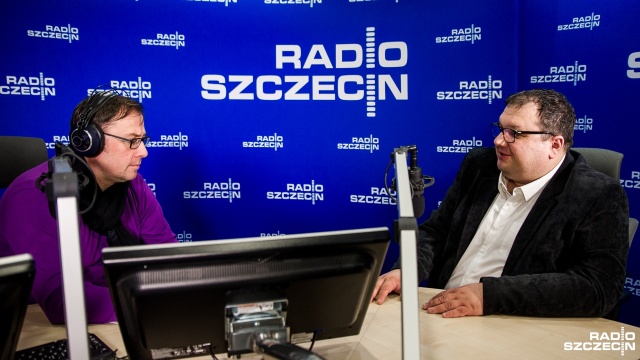 Zmiany w ustawie o mediach, zakaz ich koncentracji w obcych rękach są konieczne - mówi poseł Prawa i Sprawiedliwości. Krzysztof Zaremba w Rozmowach pod krawatem, komentował w ten sposób ujawnioną ostatnio instrukcję, jaką dziennikarzom przekazał Mark Dekan, szef niemiecko-szwajcarskiego koncernu Ringier Axel Springer.