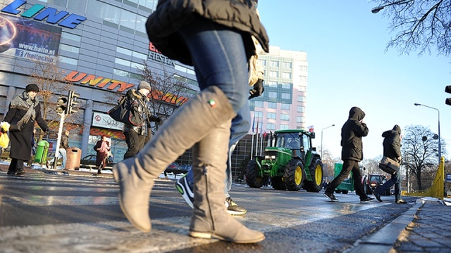 Ciągniki wjadą w czwartek na ulice Szczecina. Grupa rolników z Pyrzyc organizuje protest. Około godziny 10 maszyny zaparkują na ulicy Matejki przy Agencji Nieruchomości Rolnych. Tam rolnicy złożą petycje ze swoimi postulatami.