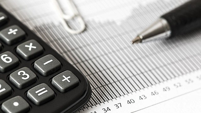 Agencja ratingowa Moody039s podwyższyła prognozę wzrostu gospodarczego dla Polski na ten rok. Jednym z czynników jest przewidywany wzrost konsumpcji.