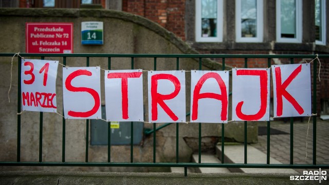 Nauczyciele z 37 szczecińskich szkół, przedszkoli oraz ośrodków wychowawczych biorą udział w Strajku Szkolnym, który w piątek odbywa się w całym kraju.