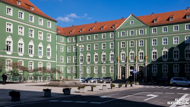 Call Center powstanie w szczecińskim Urzędzie Miasta. Sześciu konsultantów telefonicznie będzie udzielać informacji o tym, jakie dokumenty są potrzebne do załatwienia sprawy w urzędzie, będzie można się też telefonicznie umówić na wizytę.