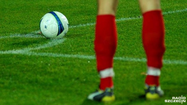 Młodzi piłkarze ze Szczecina grają dla swojego kolegi. Chodzi o Szymona Lewandowskiego, 12-letniego zawodnika Żaków Dąbie, którego w Sylwestra trafiła petarda. Chłopiec doznał poważnych urazów głowy.