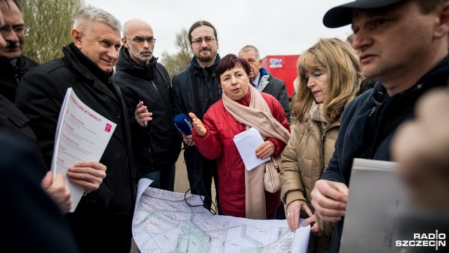Mieszkali przy ulicy Chłodnej i ani się spostrzegli, jak zmieniła się na Upalną... Część mieszkańców szczecińskiego Warszewa protestuje przeciwko decyzji urzędników i radnych zwracając uwagę, że mają tam swoje firmy i taka zmiana oznacza koszty i problemy.