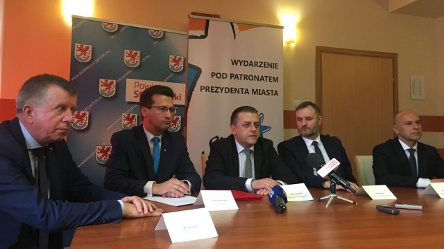 Stargard dołącza do rządowego programu Mieszkanie Plus - list intencyjny w sprawie przystąpienia do realizacji programu podpisali przedstawiciele samorządu i prezes Banku Gospodarstwa Krajowego Nieruchomości.