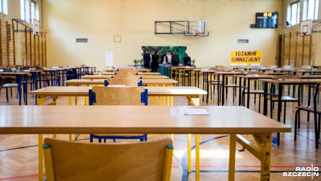 Analiza angielskiego tekstu książki z serii o przygodach Harry039ego Potter039a, sms-owa korespondencja w języku niemieckim oraz analiza e-maili w języku rosyjskim - z takimi zadaniami zmierzyli się w piątek gimnazjaliści. Testy z języków obcych zakończyły 3-dniowy maraton egzaminów gimnazjalnych.