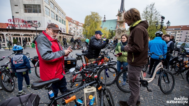 Wzmożony ruch rowerzystów w Szczecinie. Kolumna rowerów to akcja pod hasłem Masa Krytyczna.