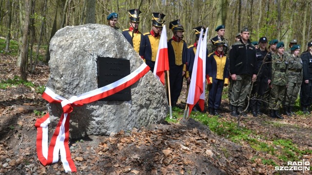 Uroczystości związane z obchodami Święta Narodowego Trzeciego Maja odbyły się w środę w Lesie Kołobrzeskim. To tu w 1807 roku stacjonowali polscy żołnierze 1. Pułku Piechoty Legii Poznańskiej.