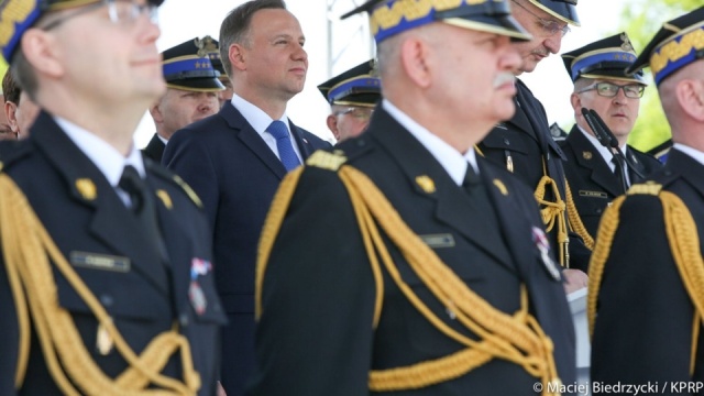 Prezydent Andrzej Duda wręczył nominacje generalskie sześciu oficerom Państwowej Straży Pożarnej.