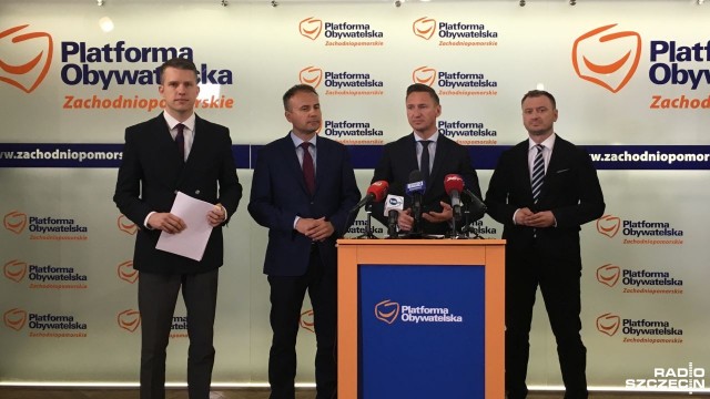 Za nas było lepiej - przekonywali w poniedziałek politycy Platformy Obywatelskiej w Szczecinie. Konkretnie chodzi o przemysł stoczniowy, bo o jego odbudowie mówił prezes Prawa i Sprawiedliwości Jarosław Kaczyński.