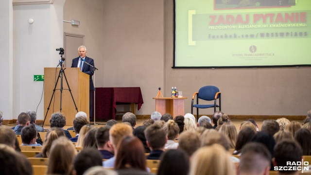 Debata o zmianach w polskiej konstytucji jest jak najbardziej na miejscu, ale jeżeli mówi o tym PiS, zmiana byłaby śmiertelnym zagrożeniem - mówił w Szczecinie Aleksander Kwaśniewski.