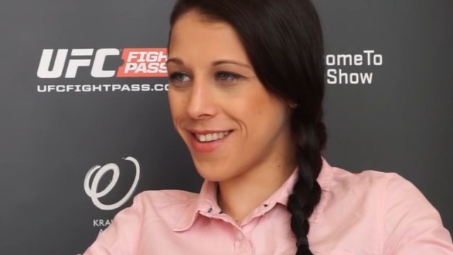 Joanna Jędrzejczyk obroniła w Stanach Zjednoczonych mistrzostwo świata w mieszanych sportach walki UFC w kategorii słomkowej. Polka w Dallas po jednogłośnej decyzji sędziów pokonała po 5-rundowej walce Brazylijkę Jessicę Andradę.