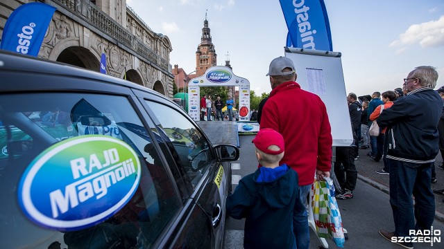 Prologiem na Wałach Chrobrego rozpoczął się w sobotę wieczorem 37. szczeciński Rajd Magnolii. Na starcie stanęło 43 zawodników, a cała trasa rajdu, który będzie trwał również w niedzielę, liczy 170 kilometrów. Jest to jednocześnie druga runda Rajdowych Mistrzostw Polski Zachodniej.