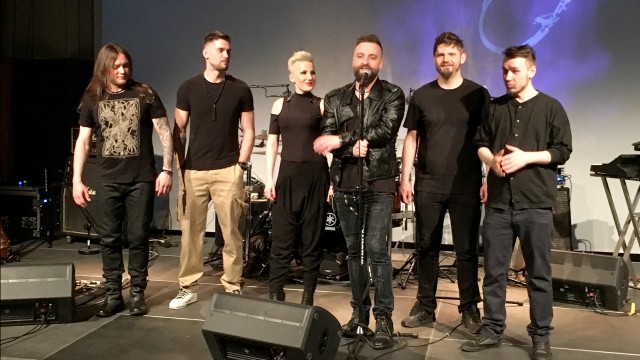W majowej odsłonie naszego cyklu [3x1] posłuchamy premierowych piosenek szczecińskiej grupy Chevy. Występu będzie można posłuchać w środowej audycji Schody do nieba w Radiu Szczecin. Start po godzinie 23.