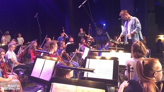 Koncert dla Mieszkańców Szczecina przygotowała Ogólnokształcąca Szkoła Muzyczna I st. im. prof. Marka Jasińskiego. W hali koncertowej przy ul. Energetyków wystąpią w środę najbardziej zdolni i wielokrotnie nagradzani uczniowie i absolwenci. Tematem przewodnim w tym roku jest muzyka włoska.