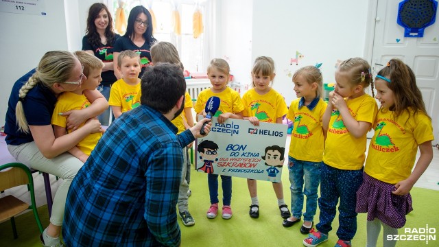 Dzieci z grupy Pszczółek z Przedszkola Publicznego nr 3 w Szczecinie wygrały konkurs Radia Szczecin zorganizowany z okazji dnia dziecka. Przedszkolaki zaśpiewały wyjątkową wersję przeboju Bałkanica grupy Piersi. W nagrodę obejrzą seans w kinie Helios.