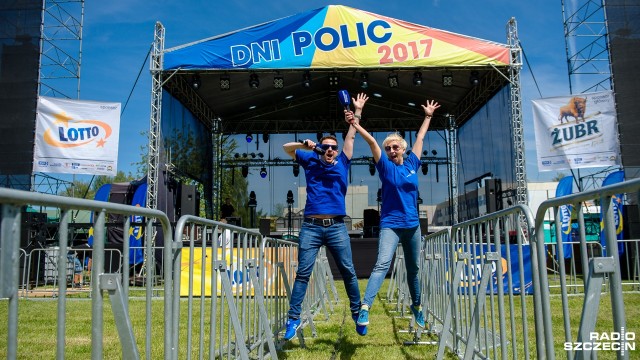 Zespół Kult, Natalia Kukulska, Sylwia Grzeszczak czy Poparzeni Kawą Trzy - to muzyczne gwiazdy tegorocznych Dni Polic. Impreza rozpocznie się w piątek wieczorem na polanie za Szkołą Podstawową nr 8 przy ul. Piaskowej. Na miejscu jest też Radio Szczecin. Od godz. 9 do 20 nadajemy stamtąd nasz specjalny program.