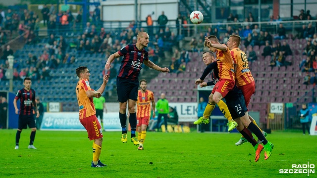 Piłkarze Pogoni Szczecin odnieśli zwycięstwo na zakończenie rozgrywek o mistrzostwo Polski. Portowcy na własnym stadionie pokonali Koronę Kielce 3:0 w ostatnim meczu grupy mistrzowskiej Lotto ekstraklasy.