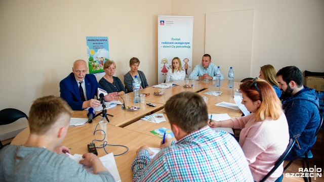 Zapotrzebowanie na pieczę zastępczą dla dzieci w Szczecinie cały czas jest wysokie - informuje Miejski Ośrodek Pomocy Rodzinie. W ubiegłym roku w rodzinach zastępczych i placówkach opiekuńczych przebywało 1021 dzieci.