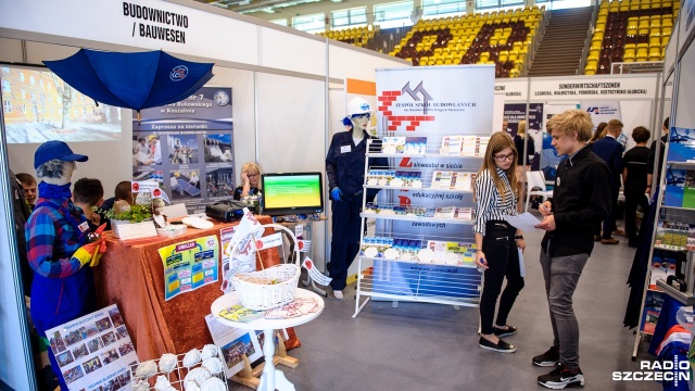 Jak skrócić absolwentom szkół zawodowych drogę pomiędzy zakończeniem nauki, a podjęciem pracy Przez trzy dni na ten temat rozmawiać będą uczestnicy Kongresu Edukacyjnego, który rozpoczął się we wtorek w Zespole Szkół im. Ignacego Łukasiewicza w Policach.