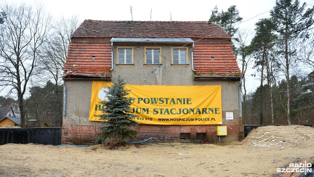 Zespoły ArtCrew i Vintage Love oraz Monika MoNa Wierciak wystąpią podczas Pikniku Pod Chmurką na Rzecz Hospicjów w Policach. Impreza, która rozpocznie się w sobotę w samo południe, będzie promować budowę hospicjum stacjonarnego w Tanowie.