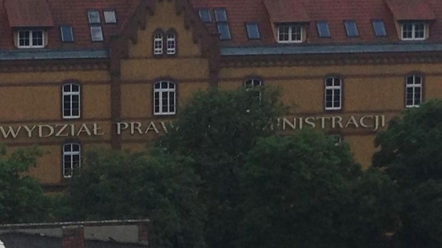 Prawo na Uniwersytecie Szczecińskim jednym z najsłabszych w Polsce wśród uczelni publicznych. W szóstej edycji Rankingu Wydziałów Prawa Rzeczpospolitej uniwerek uplasował się na przedostatnim miejscu.
