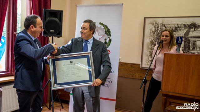 Włosi mają w Szczecinie konsulat honorowy. Jego siedziba mieści się w Willi West-Ende nieopodal placu Szarych Szeregów. Placówka została oficjalnie otwarta we wtorek.