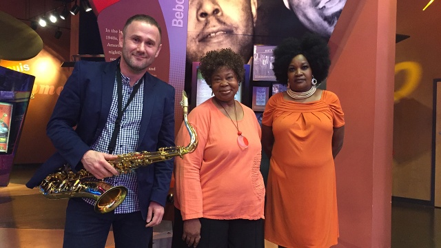 Szef artystyczny festiwalu Szczecin Jazz, saksofonista Sylwester Ostrowski, przebywa obecnie w USA w Kansas City, gdzie na zaproszenie wokalistki Deborah Brown wziął udział w specjalnej prezentacji przed zarządem American Jazz Museum - jedynej na świecie instytucji o tym charakterze.