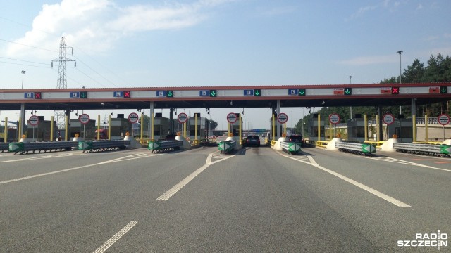 W wakacje w razie utrudnień na autostradach będą stosowane ułatwienia dla kierowców - mówi minister infrastruktury i budownictwa Andrzej Adamczyk.