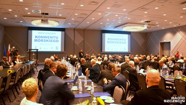 Odbudowa polskiej gospodarki morskiej i przemysłu stoczniowego, wsparcie polskiego rybołówstwa czy przekop przez Mierzeję Wiślaną - na takie tematy dyskutowali uczestnicy Konwentu Morskiego, który w sobotę odbył się w Kołobrzegu.