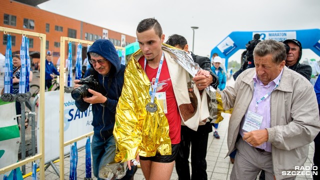 Znamy zwycięzcę 3. Maratonu Szczecińskiego Sanprobi. W 2 godziny 40 minut i 13 sekund trasę pokonał Paweł Kosek z Tych i - podobnie jak rok temu - był w Szczecinie najlepszy.