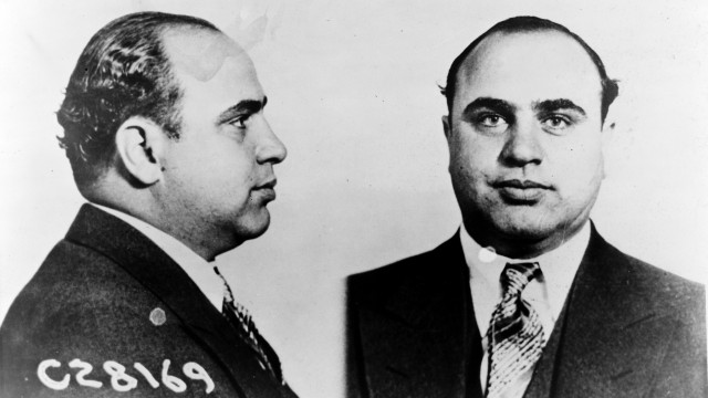 Pamiątki po legendarnym gangsterze Alu Capone zostały sprzedane na aukcji w Stanach Zjednoczonych. Licytację przeprowadzono w miejscowości Cambridge pod Bostonem.
